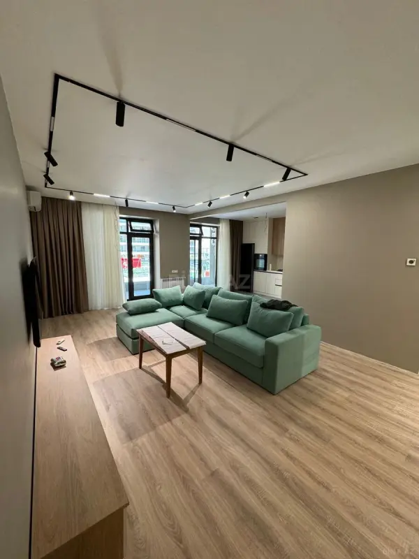 Kirayə verilir 3 otaqlı mənzil 145 m²