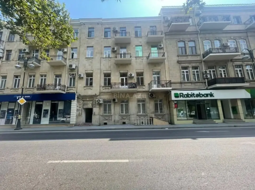 Satılır 3 otaqlı mənzil 120 m²
