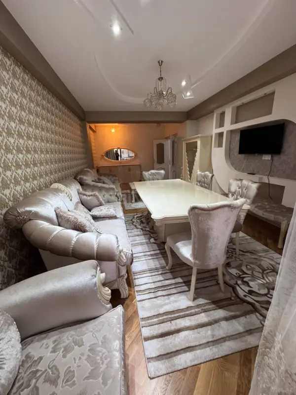 Satılır 3 otaqlı mənzil 140 m²