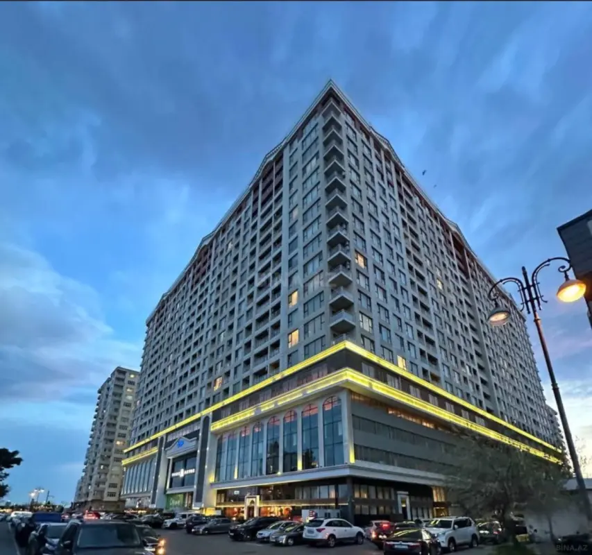 Satılır 3 otaqlı mənzil 128 m²