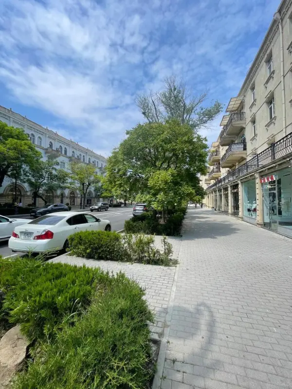 Satılır obyekt 40 m²
