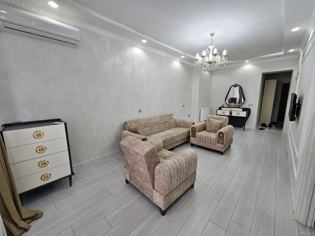 Kirayə verilir 2 otaqlı mənzil 76 m²