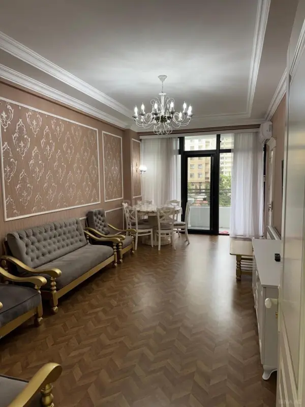 Satılır 3 otaqlı mənzil 82 m²