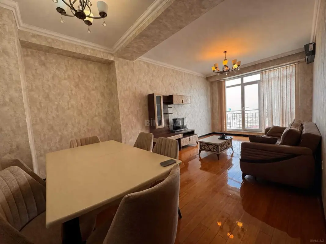 Kirayə verilir 2 otaqlı mənzil 74 m²