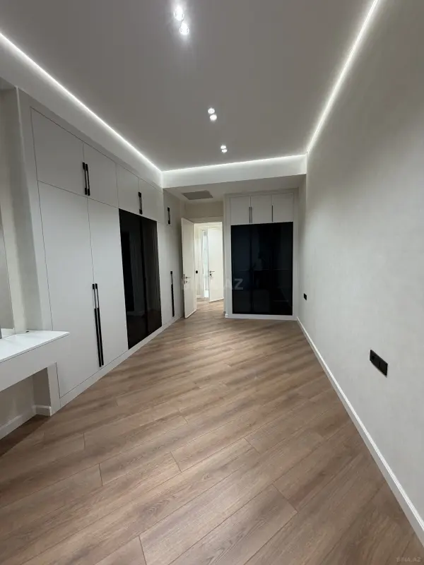 Satılır 3 otaqlı mənzil 150 m²