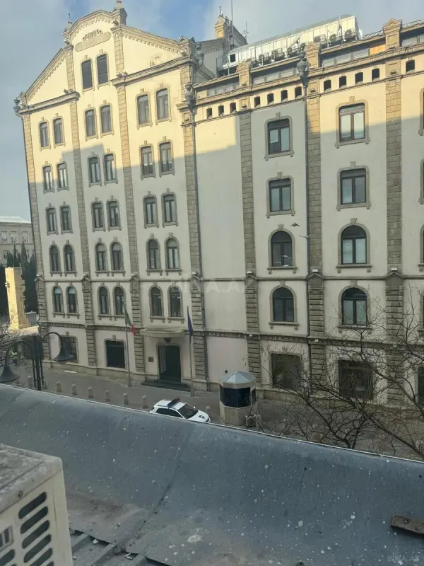 Kirayə verilir 4 otaqlı mənzil 120 m²