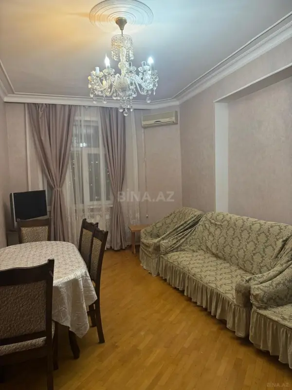 Kirayə verilir 2 otaqlı mənzil 75 m²