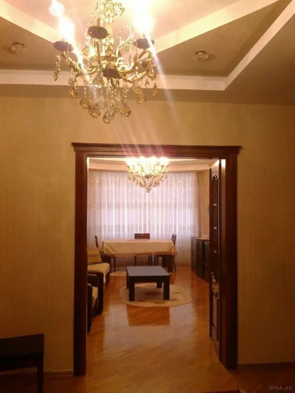 Kirayə verilir 2 otaqlı mənzil 90 m²