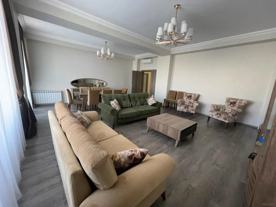 Kirayə verilir 4 otaqlı mənzil 184 m²