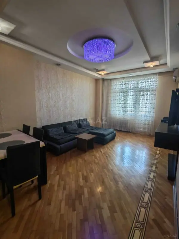 Kirayə verilir 2 otaqlı mənzil 80 m²