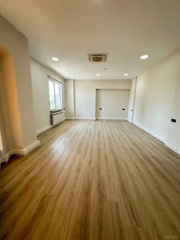 Kirayə verilir 9 otaqlı ofis 476 m²