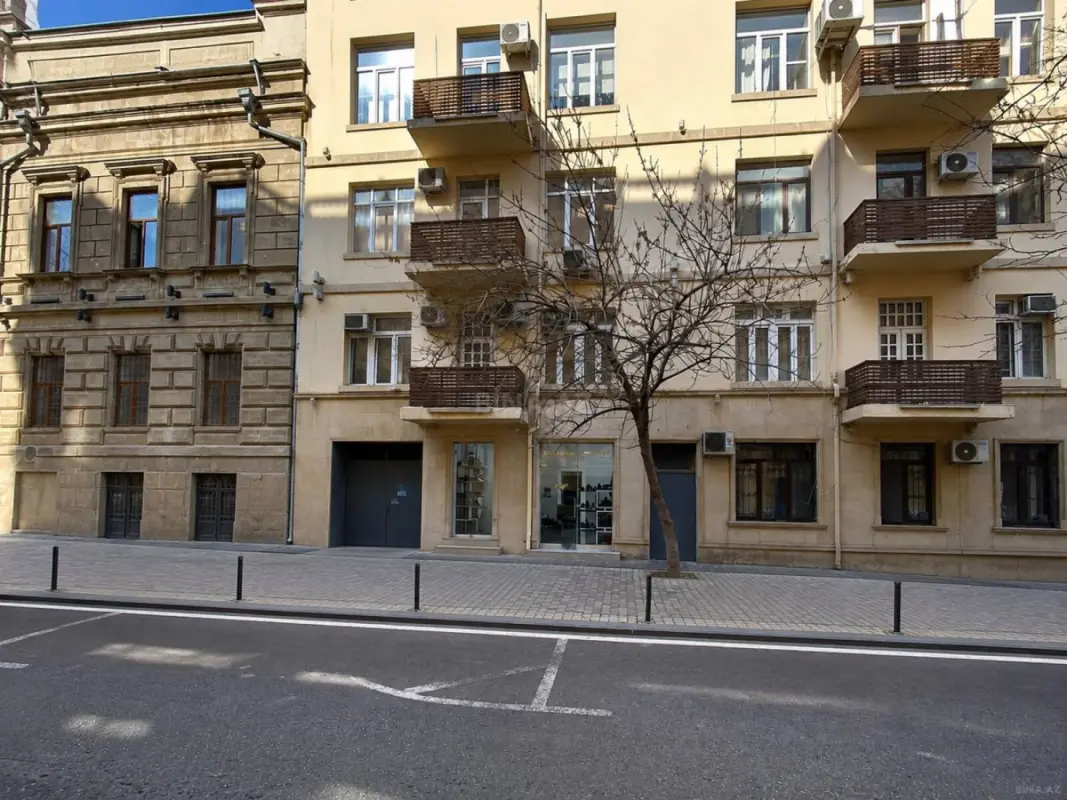 Satılır 3 otaqlı mənzil 108 m²