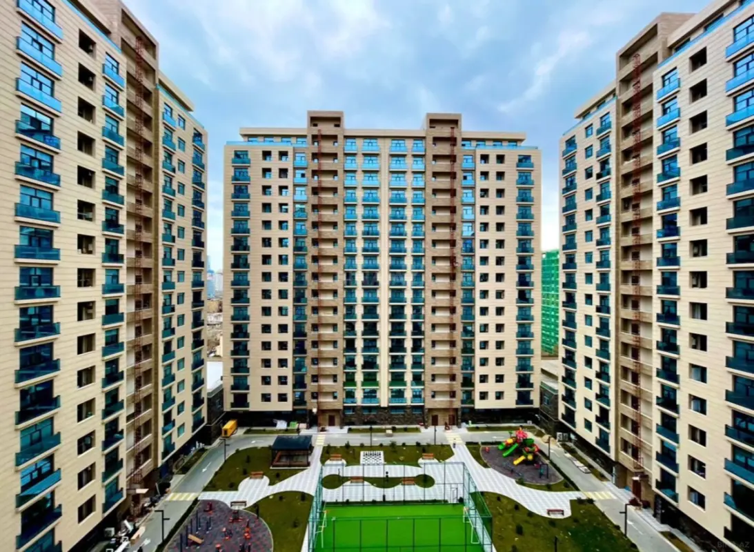 Satılır 3 otaqlı mənzil 121.3 m²