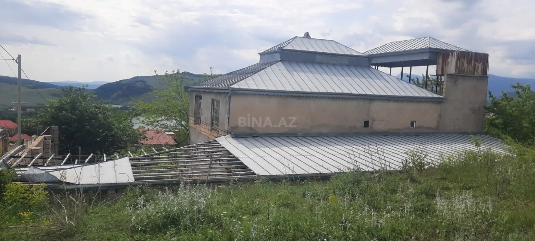 Satılır 5 otaqlı həyət evi 176 m²