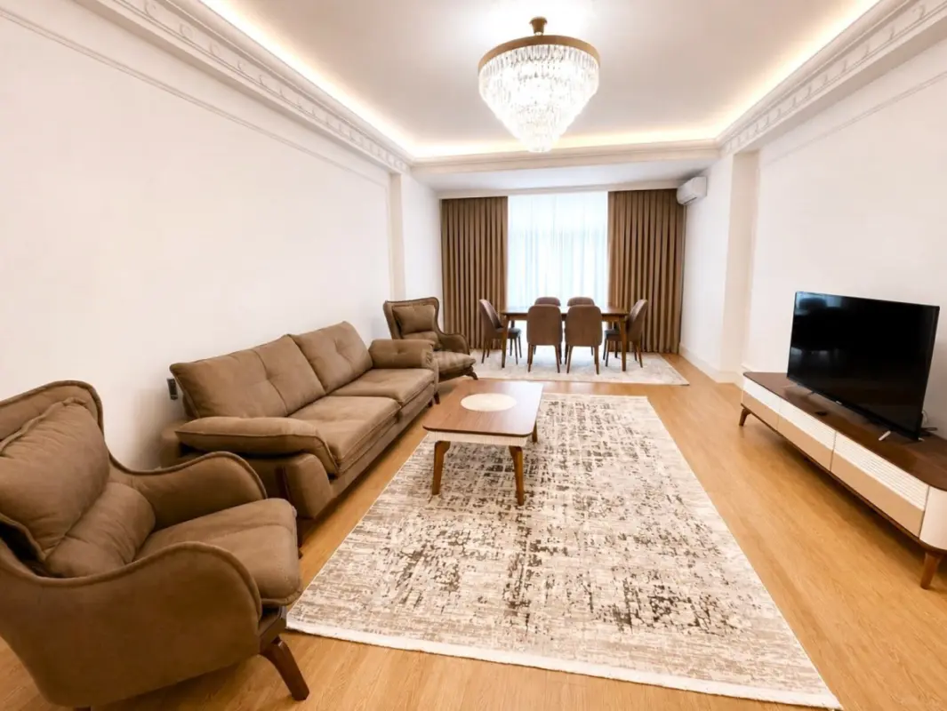 Satılır 2 otaqlı mənzil 111 m²