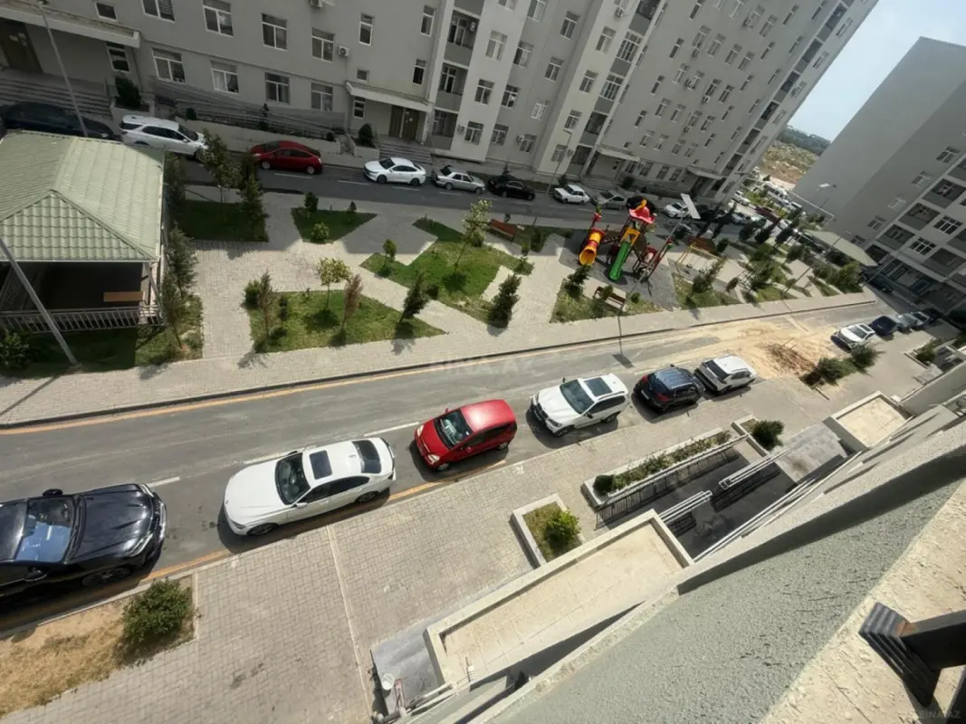 Satılır 4 otaqlı mənzil 100 m²