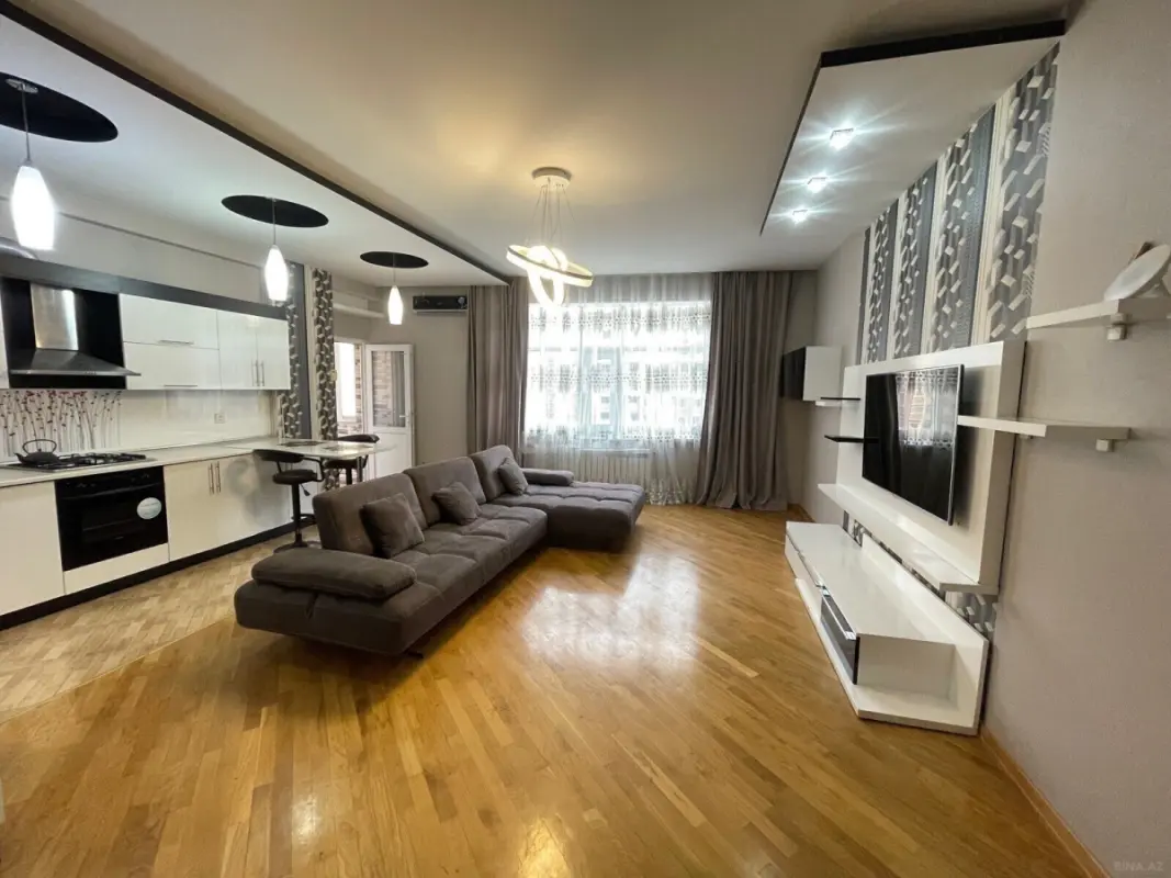 Satılır 3 otaqlı mənzil 130 m²