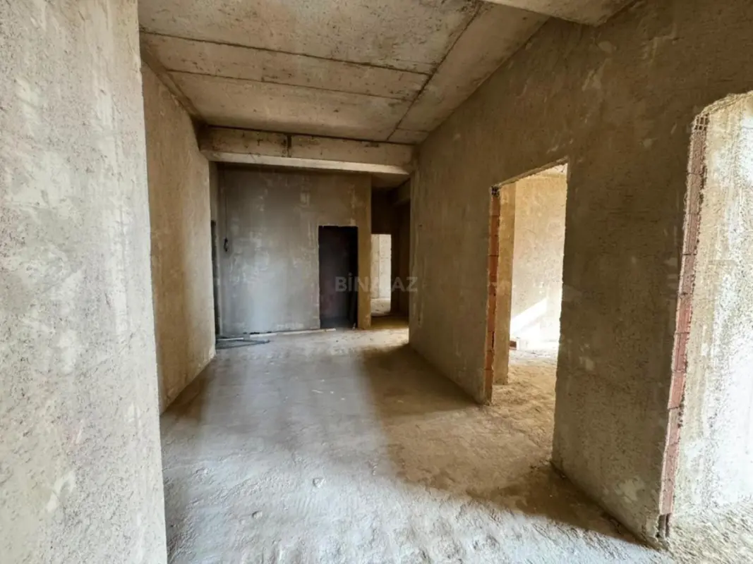 Satılır 4 otaqlı mənzil 160 m²
