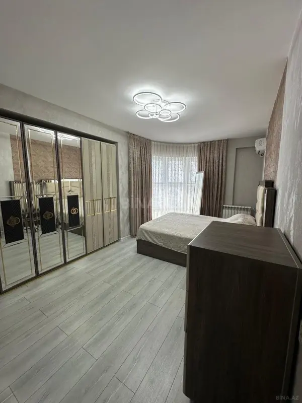 Satılır 3 otaqlı mənzil 112 m²