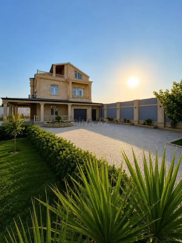 Satılır 7 otaqlı həyət evi 360 m²