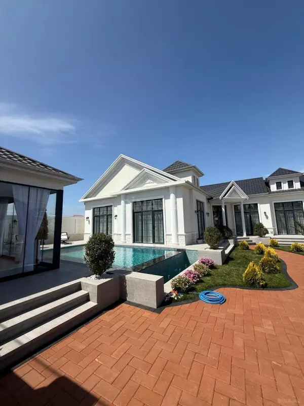 Satılır 4 otaqlı həyət evi 220 m²