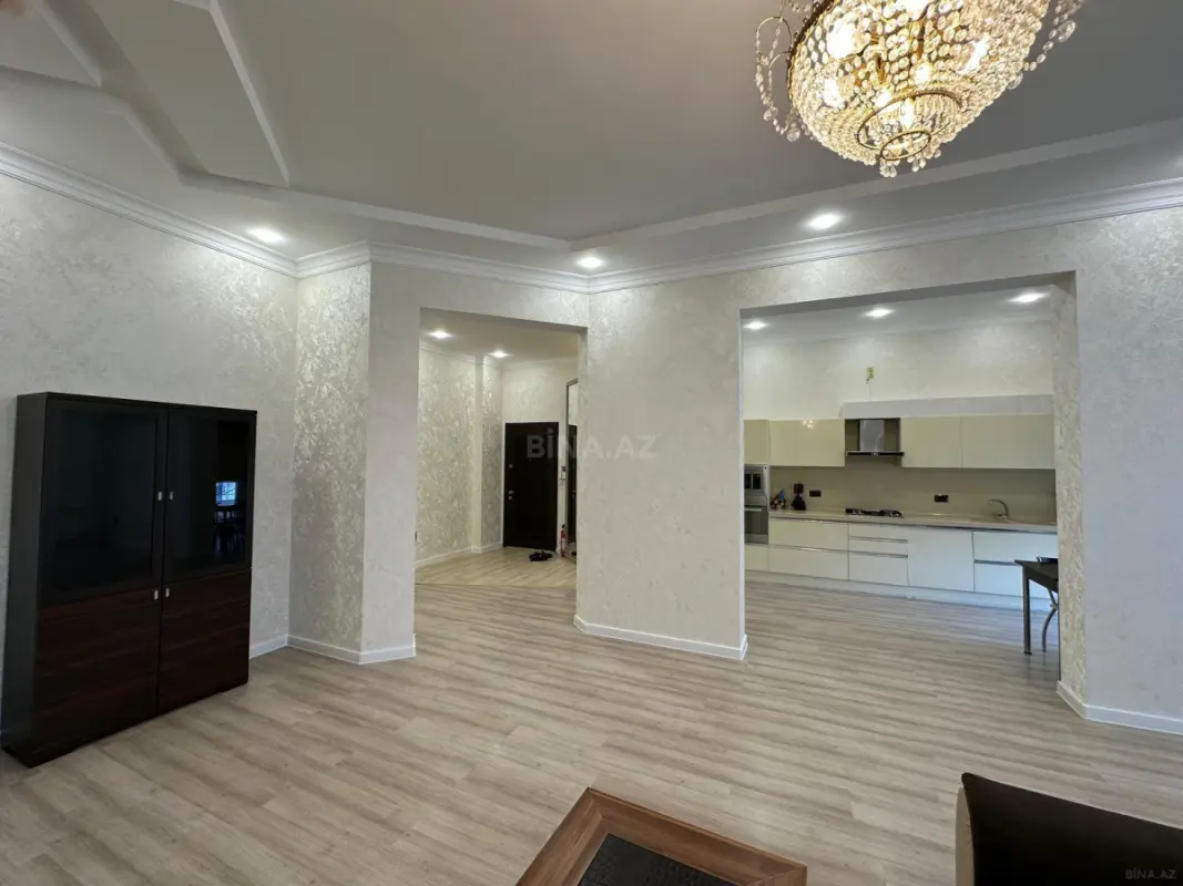 Kirayə verilir 3 otaqlı mənzil 148 m²