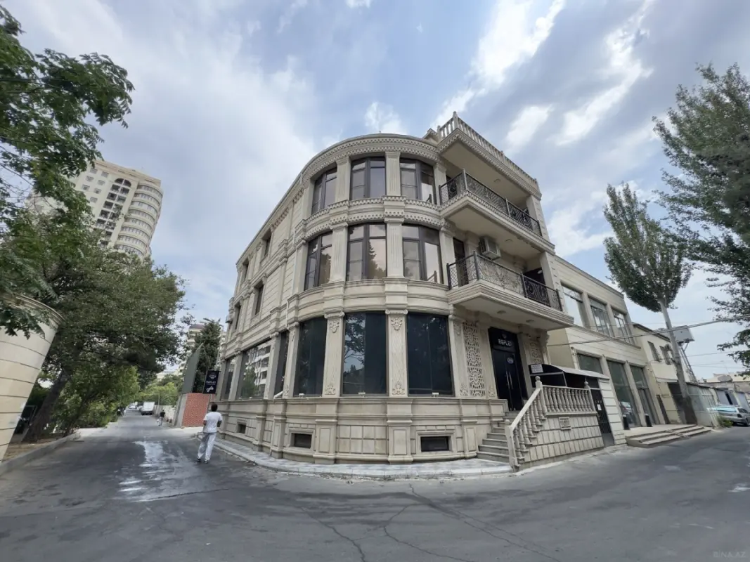 Satılır obyekt 750 m²