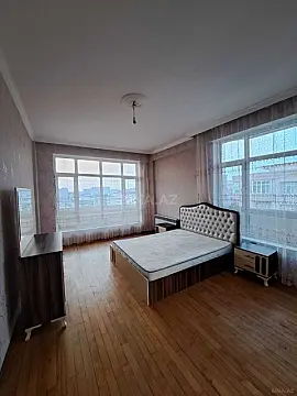Kirayə verilir 3 otaqlı mənzil 130 m² — Bakı 3 otaq 130.00 m²