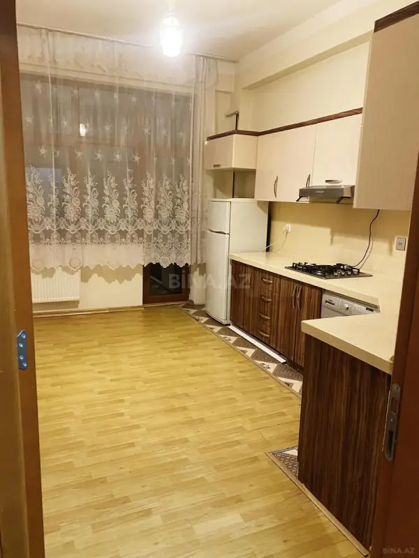 Kirayə verilir 2 otaqlı mənzil 80 m²