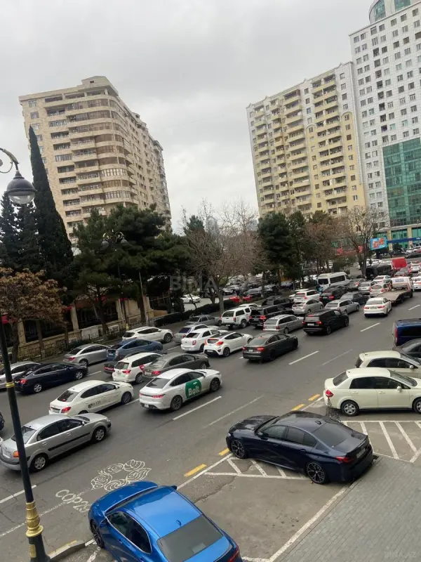 Kirayə verilir 5 otaqlı mənzil 120 m²