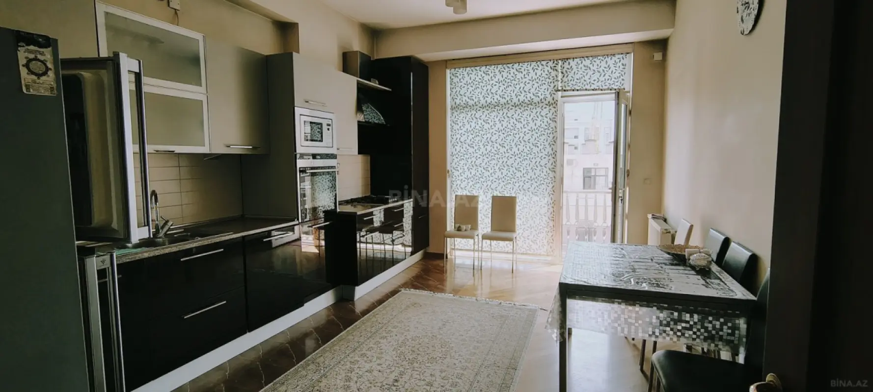 Kirayə verilir 3 otaqlı mənzil 130 m²