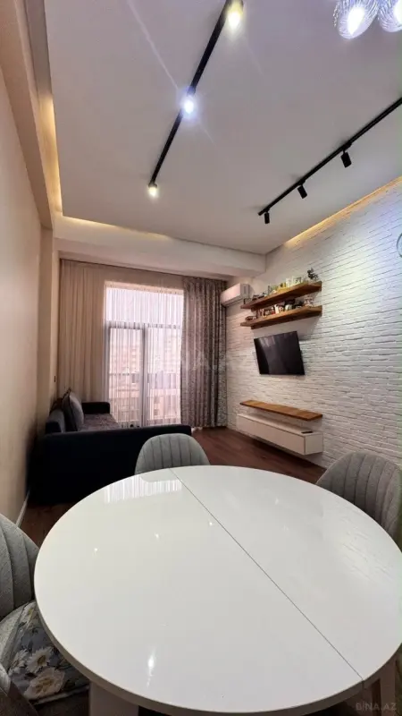 Kirayə verilir 2 otaqlı mənzil 61 m²
