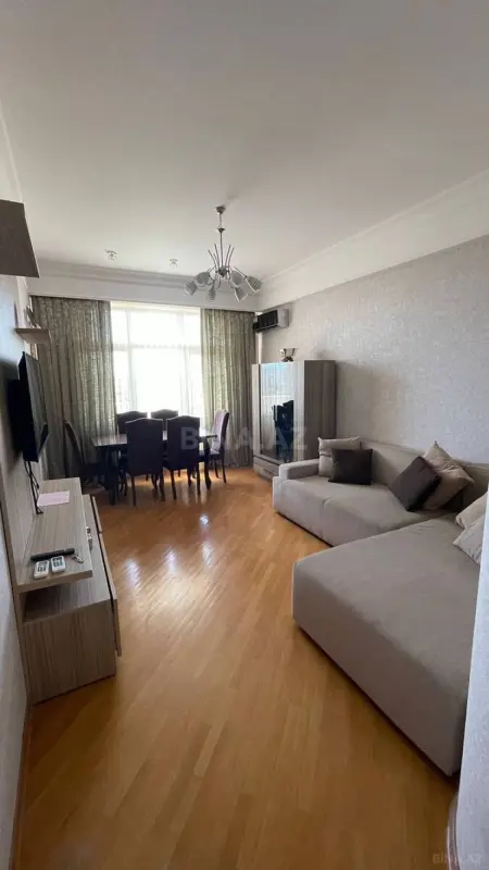 Kirayə verilir 2 otaqlı mənzil 75 m²