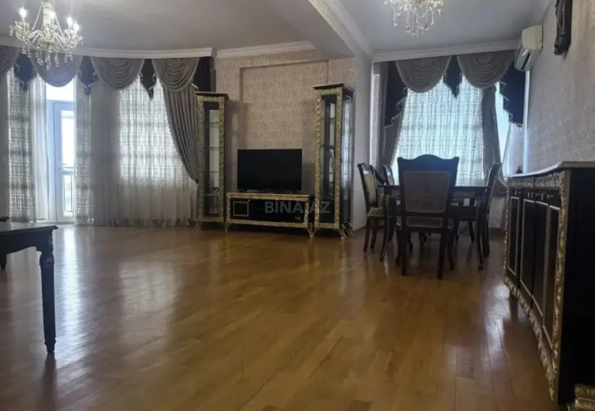 Kirayə verilir 3 otaqlı mənzil 145 m²