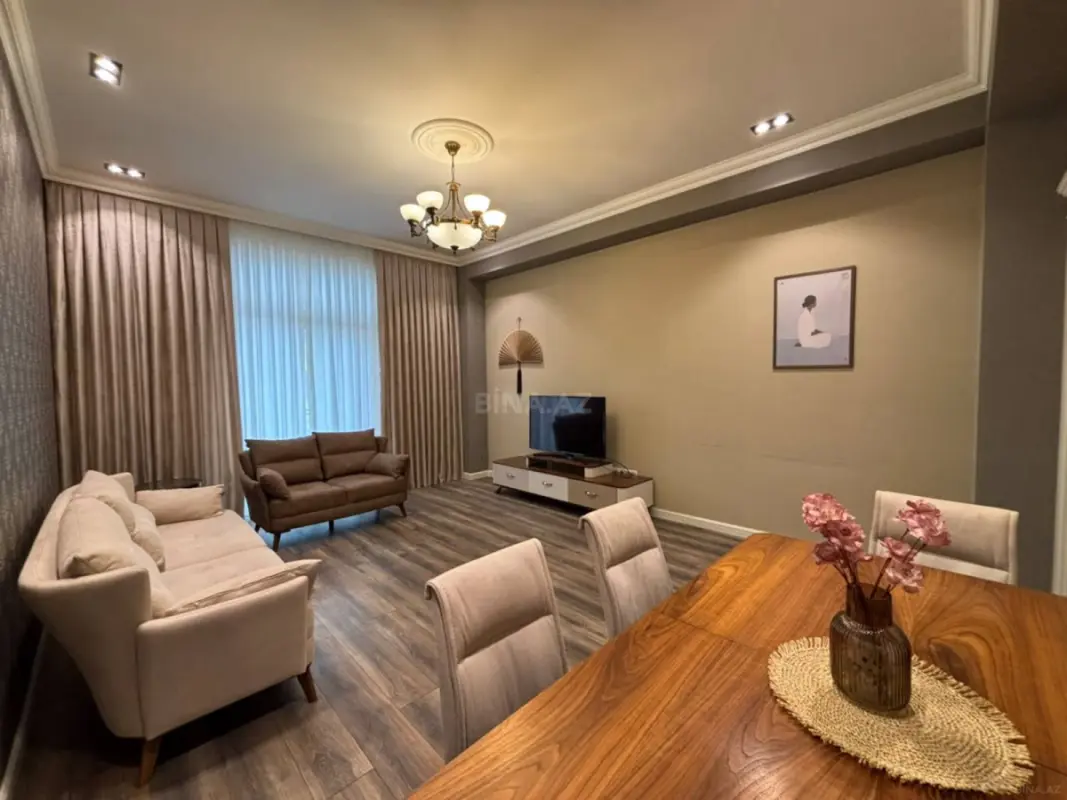 Kirayə verilir 2 otaqlı mənzil 92 m²
