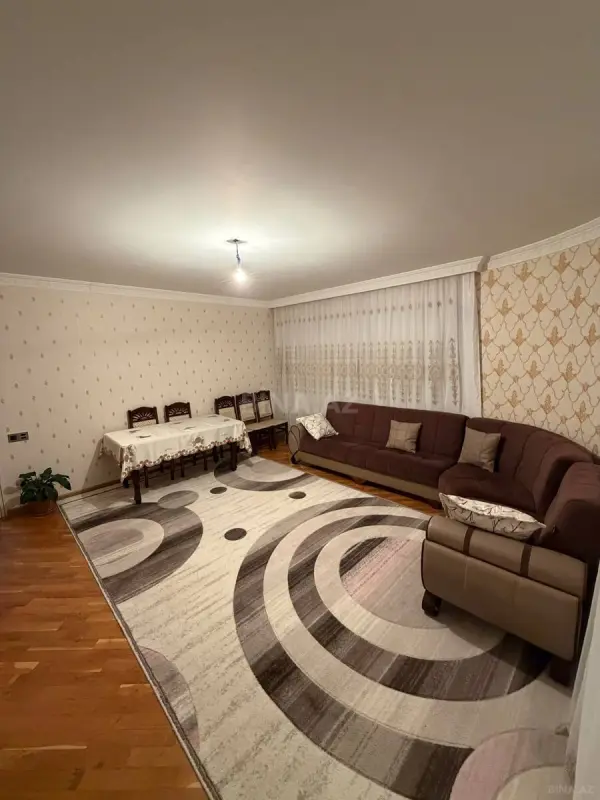 Satılır 2 otaqlı mənzil 108 m²