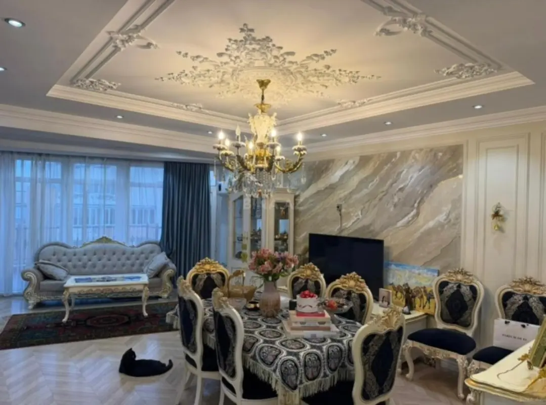 Satılır 4 otaqlı mənzil 218 m²