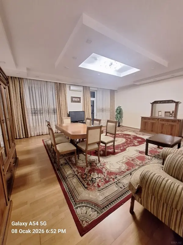 Kirayə verilir 3 otaqlı mənzil 140 m²