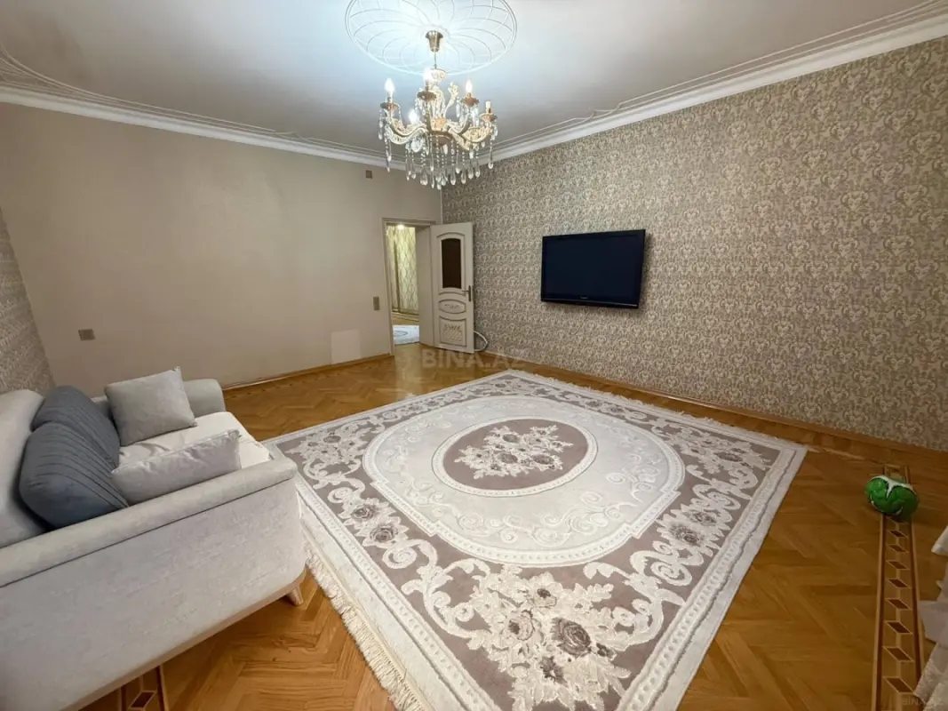 Kirayə verilir 3 otaqlı mənzil 110 m²