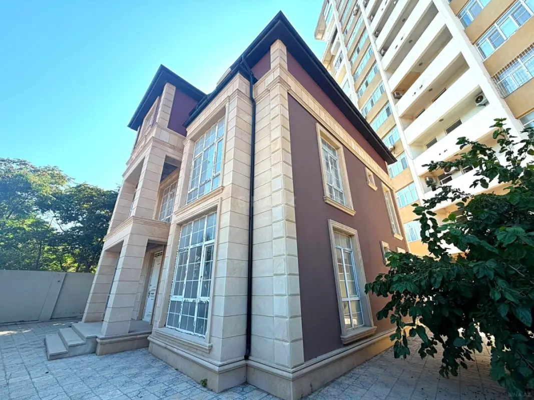 Satılır 6 otaqlı həyət evi 430 m²