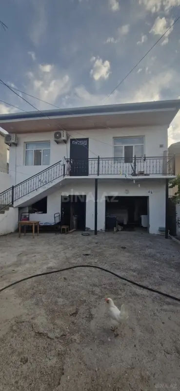 Satılır 7 otaqlı həyət evi 200 m²
