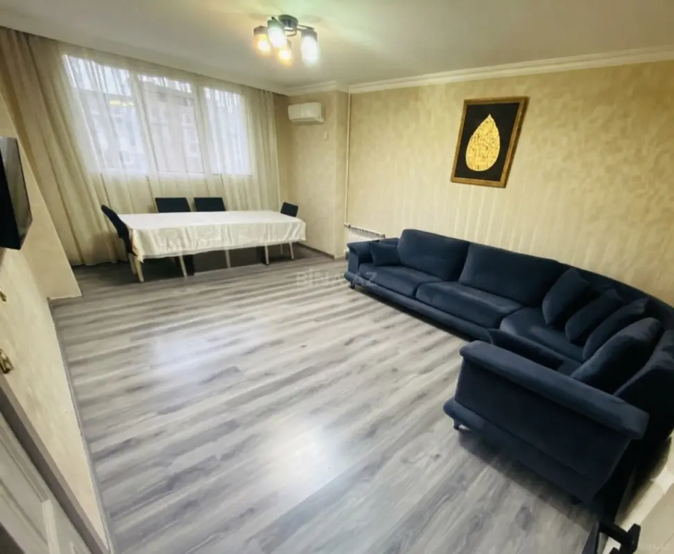Satılır 4 otaqlı mənzil 100 m²