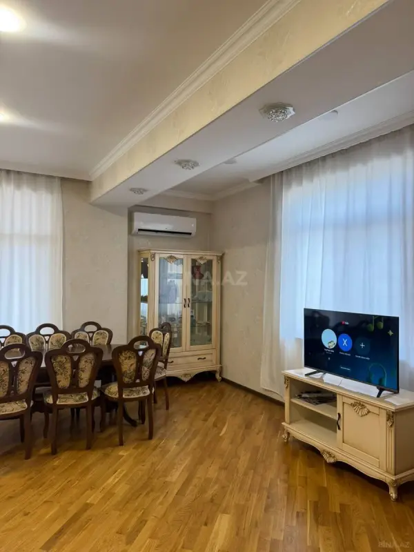 Kirayə verilir 3 otaqlı mənzil 109 m²