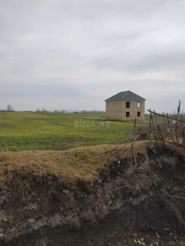 Satılır torpaq sahəsi 12 m²