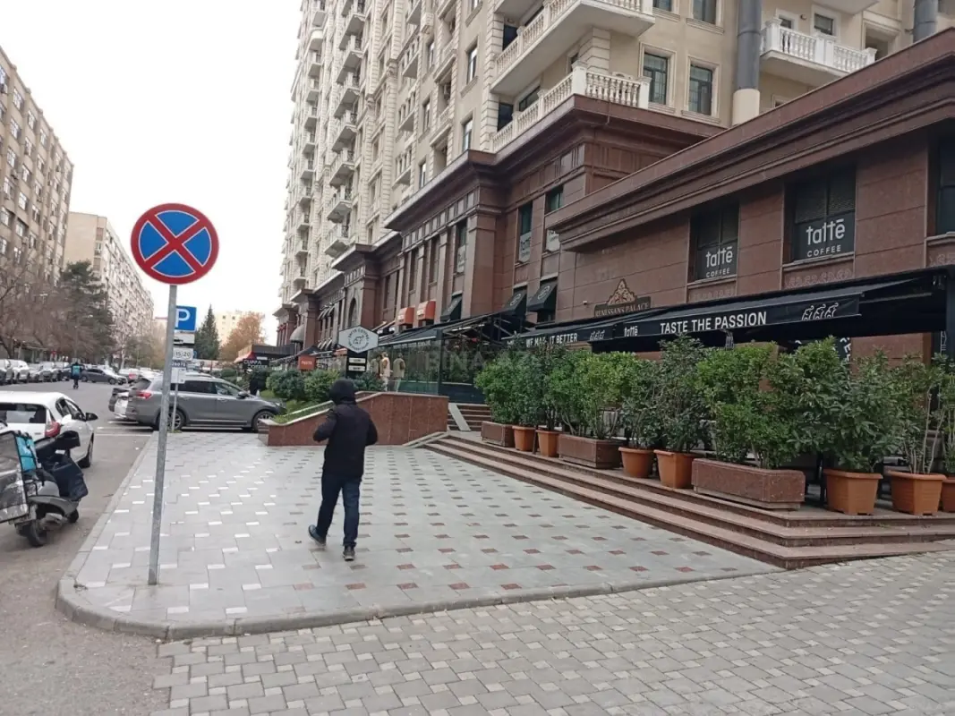 Satılır 2 otaqlı mənzil 76 m²