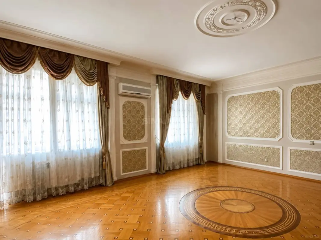 Satılır 3 otaqlı mənzil 140 m²