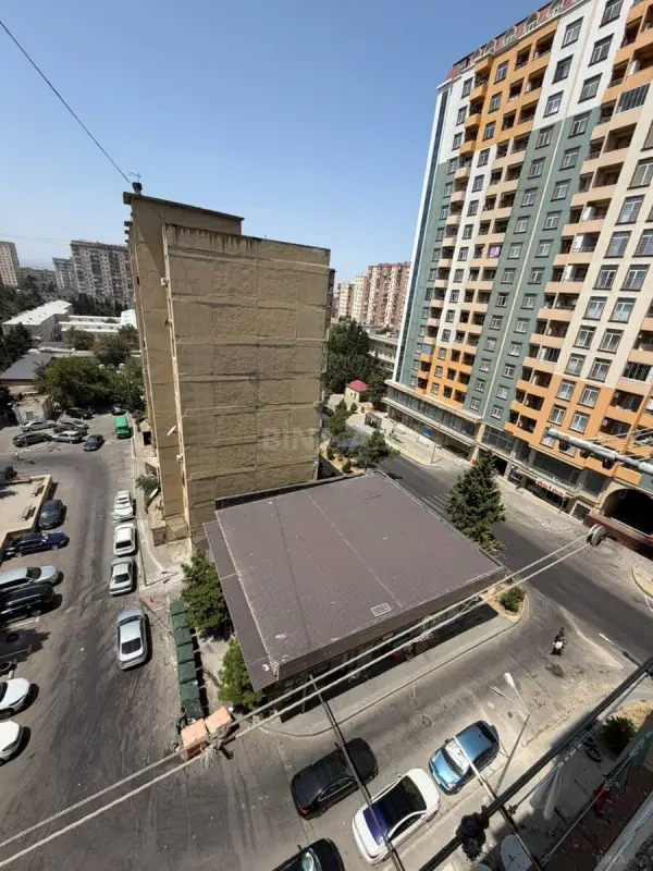 Satılır 5 otaqlı mənzil 120 m²