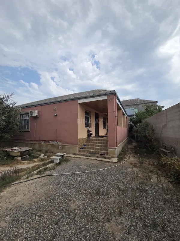 Satılır 4 otaqlı həyət evi 200 m²