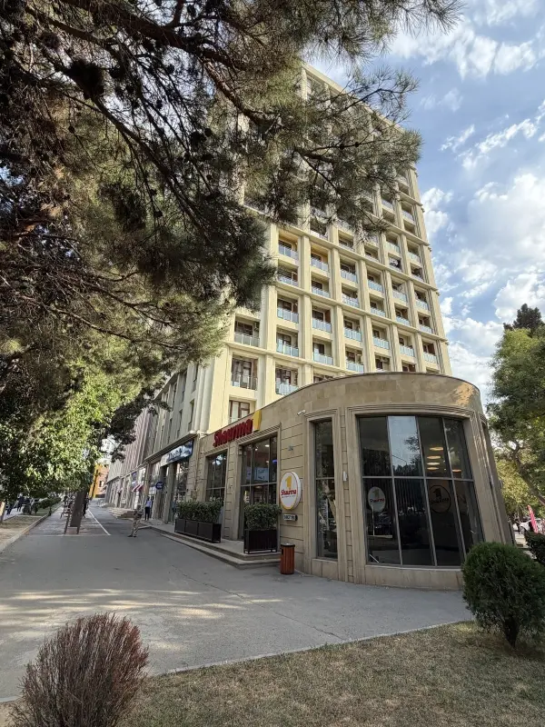 Satılır 4 otaqlı mənzil 156 m²