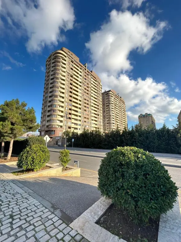 Satılır 2 otaqlı mənzil 64 m²